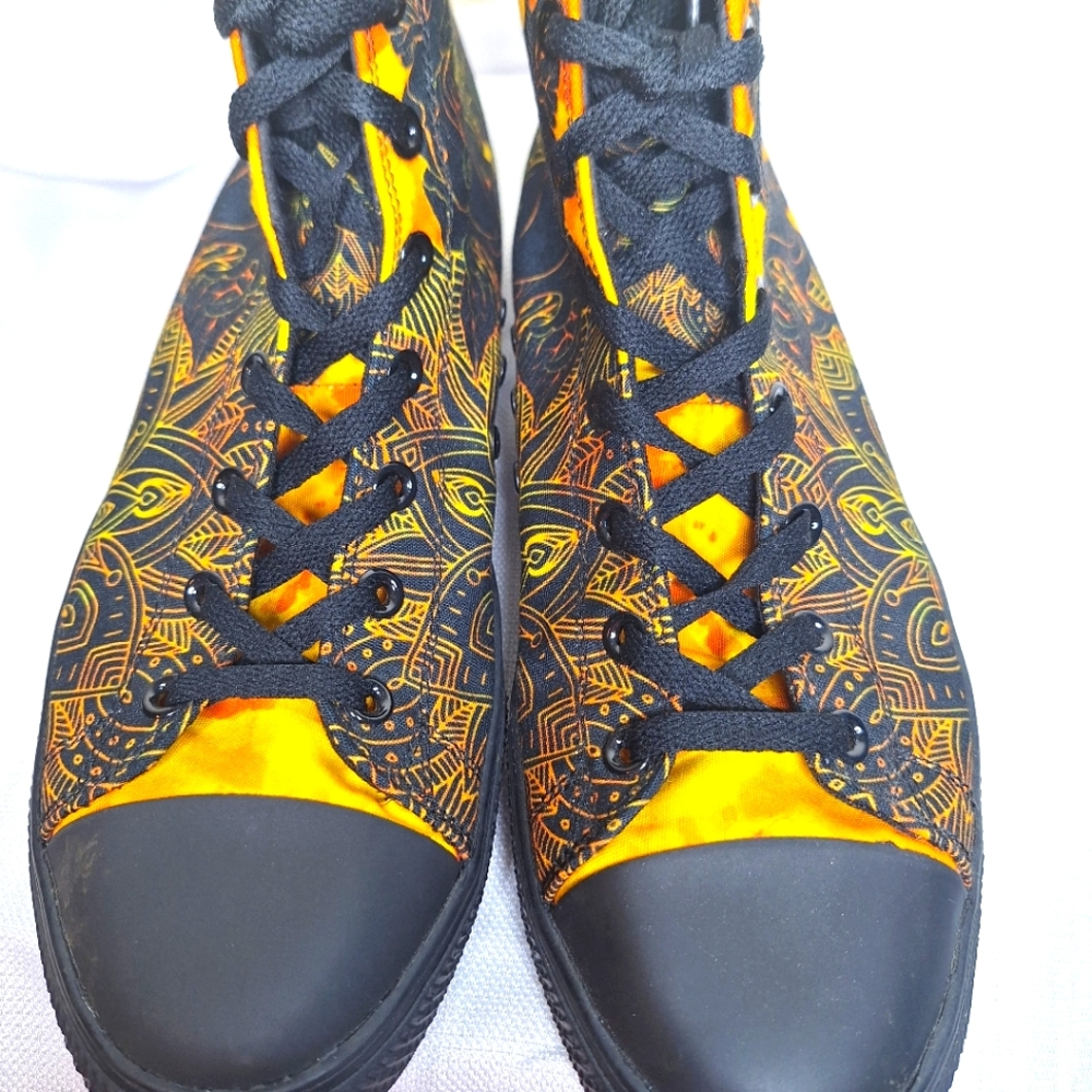 NWOB Raad high top  Anime core Japanese  koi fish print tennis shoes size 11M.